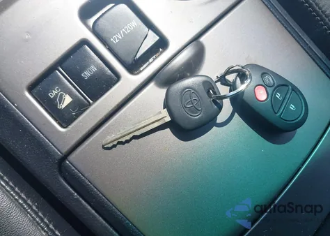 2010 Toyota Highlander Se V6 z USA, uszkodzony, nr VIN 5TDJK3EH7AS020209